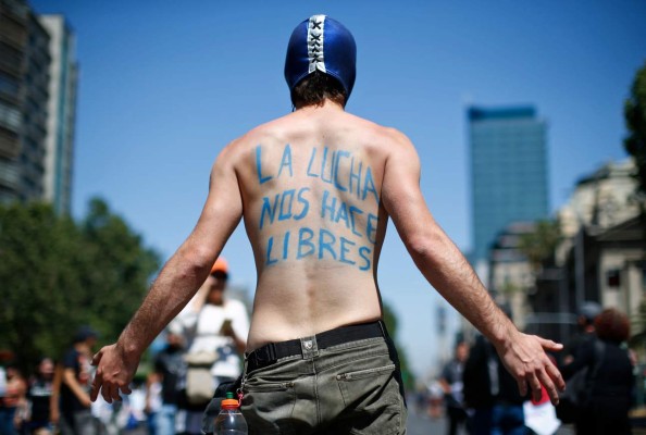 Continúan manifestaciones en Chile y aumenta a 18 el número de muertos