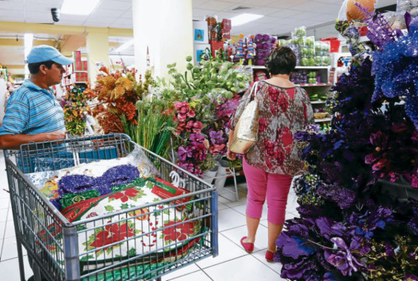Proyectan pobre auge comercial en esta Navidad