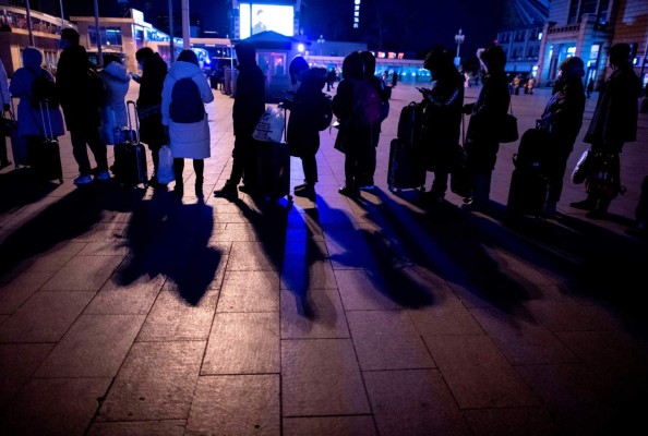 FOTOS: Crece el pánico en China ante brote de coronavirus; ya son 304 los muertos