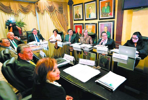 Proponen reformas constitucionales para la elección de magistrados