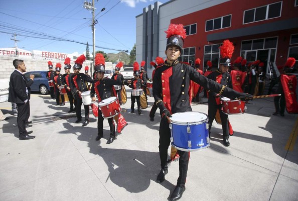 Civismo y fervor patrio de bandas en EL HERALDO