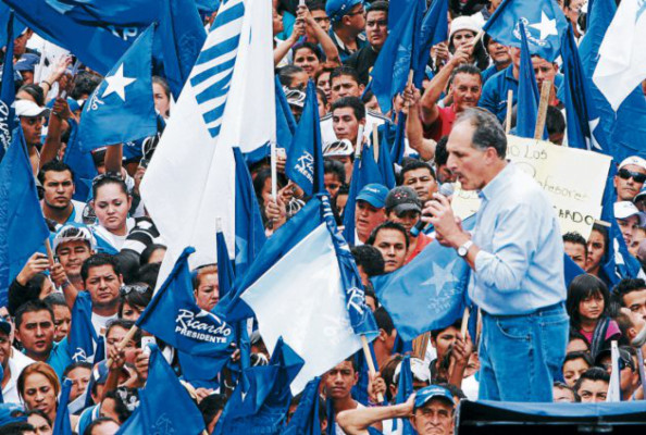 Ricardo Álvarez cierra campaña y dice que ganará por 20 puntos