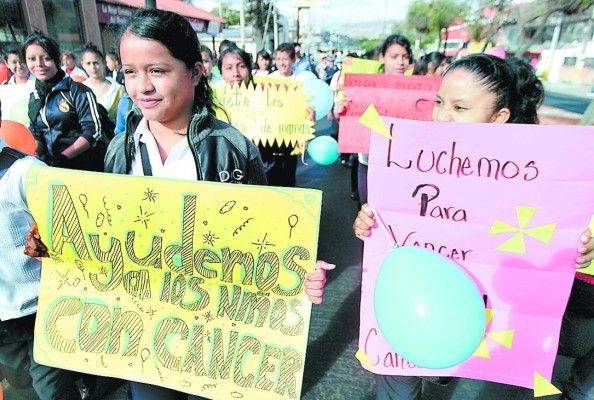 Honduras: Pacientes con cáncer piden acceso a salud en la calle