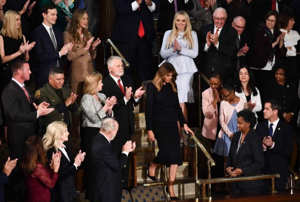 FOTOS: El sofisticado look de Melania Trump en el discurso del Estado de la Unión