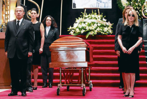 Merecido tributo a Carlos Fuentes