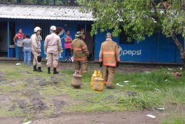 Fuga en cilindro de gas causa alarma en caseta del Instituto Central Vicente Cáceres