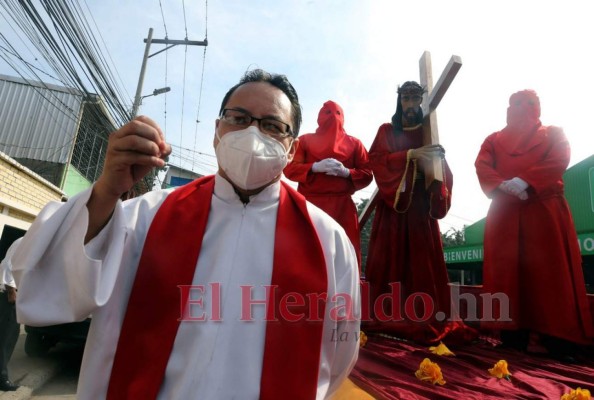 FOTOS: Iglesia revive la pasión y la fe con especial viacrucis el Viernes Santo