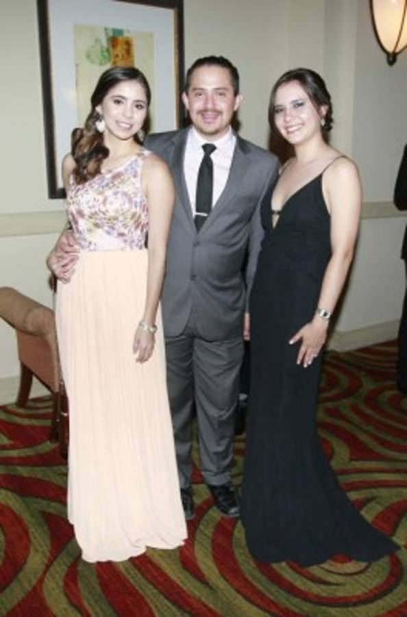 Ocho años de dulce noviazgo fueron plasmados en el matrimonio Núñez-Aguilar