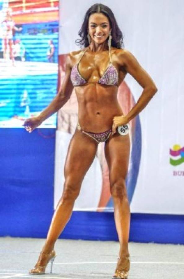 Reina de belleza nicaragüense bañada en oro en juegos centroamericanos  
