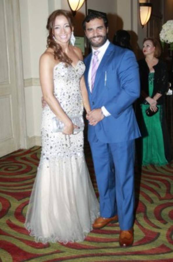 Ocho años de dulce noviazgo fueron plasmados en el matrimonio Núñez-Aguilar