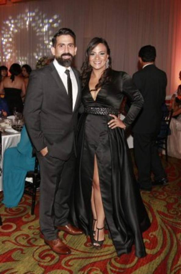 Ocho años de dulce noviazgo fueron plasmados en el matrimonio Núñez-Aguilar