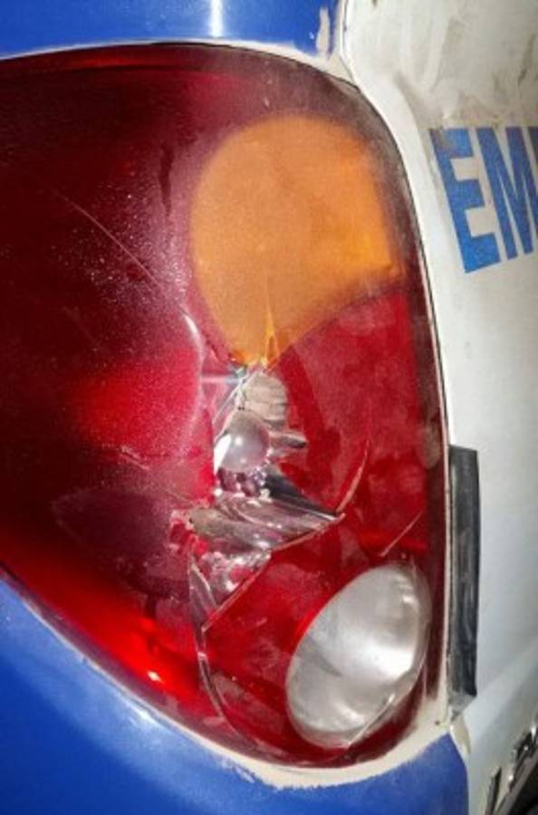 Los fascinerosos no solo quemaron la posta sino que también habían punchado las llantas y quebrado los vidrios de la patrulla asignada a esta jefatura.