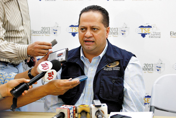 Militares y policías no pueden votar: TSE