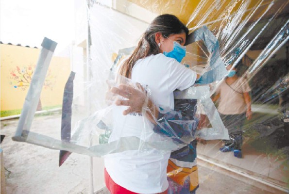 Hay 34 personas con sospecha de covid-19 en cuatro asilos del Distrito Central