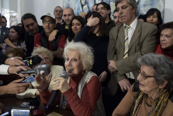 Líder de Abuelas de Mayo recupera nieto