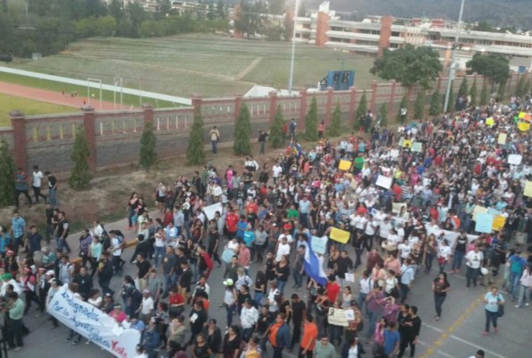 Concurrida marcha en Honduras en apoyo a Kevin Solórzano