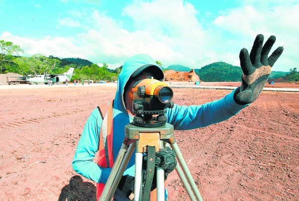 Honduras: Aterriza primer avión en Copán