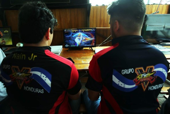 Gamers catrachos a copa capcom Tour