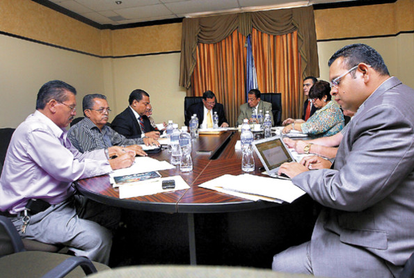 Eduardo Villanueva y Mario Chinchilla a coordinar la DIECP