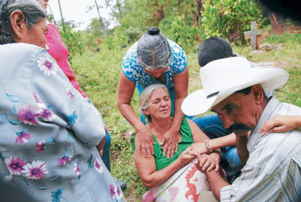 Decapitados aparecen cuatro hombres en un cementerio