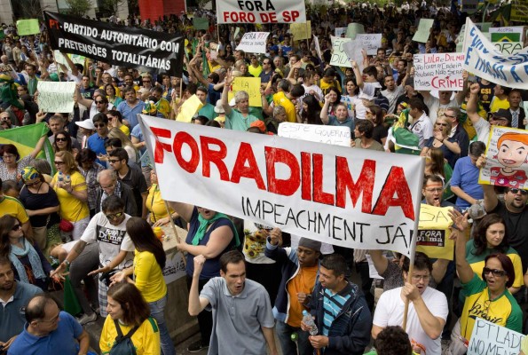 Acusados de corrupción en Brasil devolverán dinero