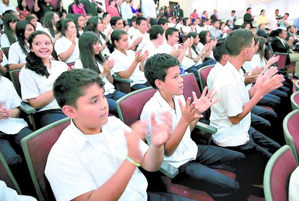 Casi dos millones de alumnos cumplen 100 días de clases