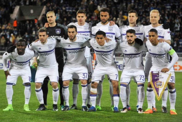 Andy Nájar y Anderlecht ante el Apoel Nicosa en los octavos de final