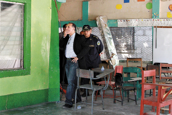Hacen segunda inspección en escuela donde ocurrió matanza