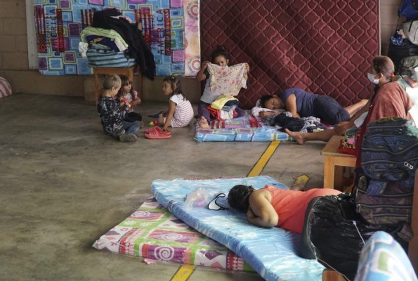 78,000 albergados en los Departamentos más dañados