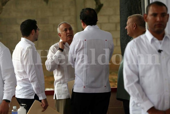 Así reaccionaron los hondureños tras la reunión de diputados de la oposición con Juan Orlando