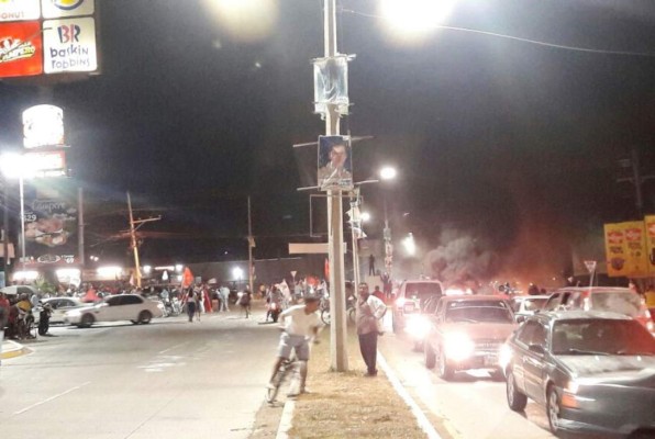 Simpatizantes de la Alianza crean caos y destrucción en varias zonas de Honduras &nbsp;&nbsp;&nbsp;&nbsp;