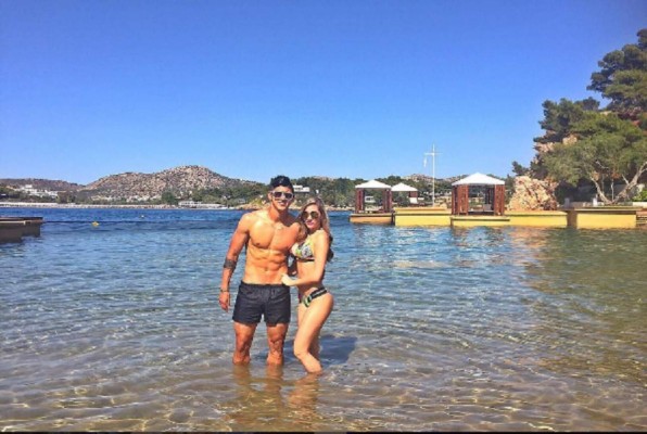 Alan Pulido olvida su secuestro y le pide matrimonio a su novia