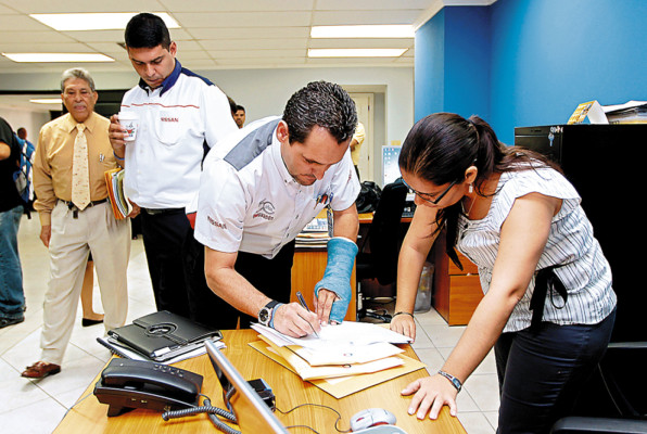 Adjudican compra de 135 carros por L. 60 millones