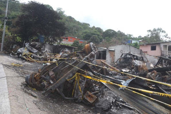 Aún no se remueven los escombros del fuego en Germania