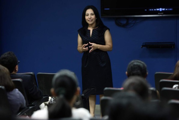 Hispano Durón habló del cine centroamericano en la UPNFM