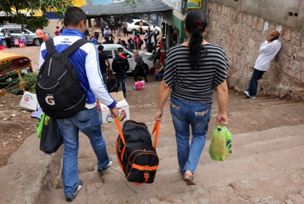 Honduras: Abarrotadas terminales de buses por salida de veraneantes