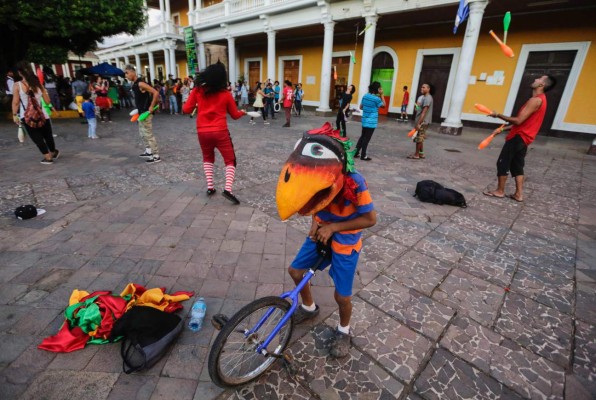 Arte callejero toma la turística Granada en Nicaragua