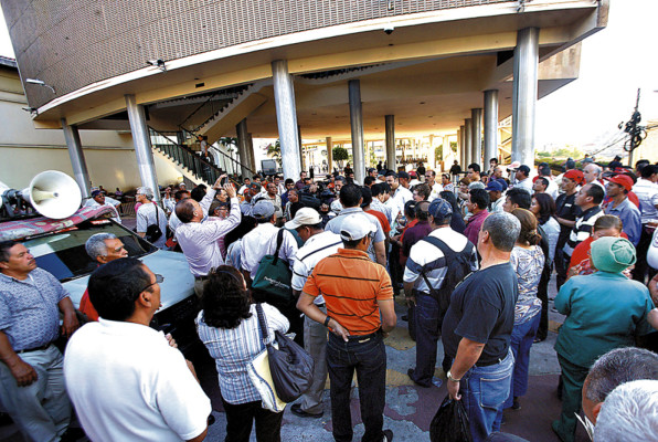 Educación atrasó planillas docentes