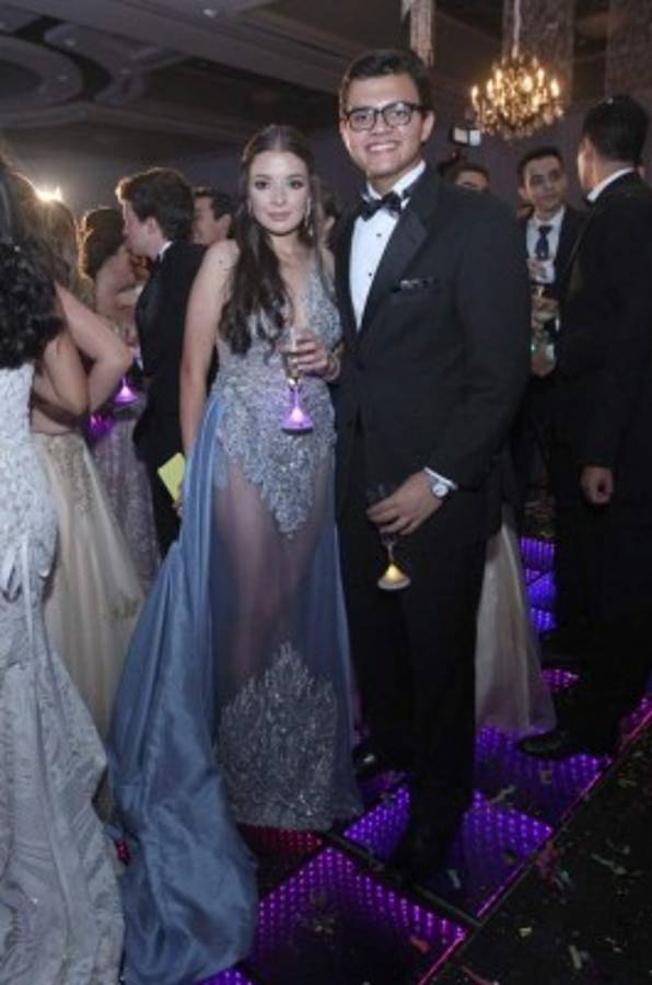 Un brindis por los seniors que dijeron adiós a la Academia Los Pinares