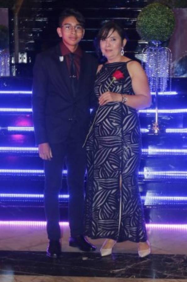 Prom generación 2019 de CEAD Christian School, una noche para recordar