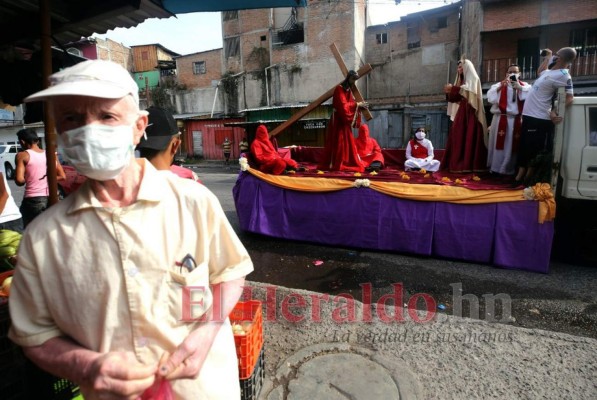 FOTOS: Iglesia revive la pasión y la fe con especial viacrucis el Viernes Santo