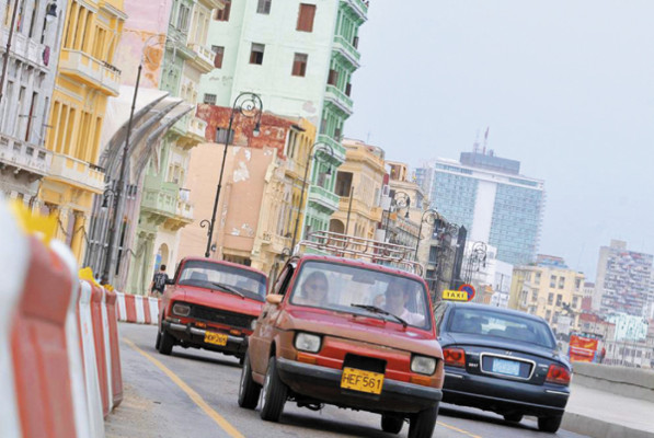Miles de casas y autos cambian de dueño en activo mercado de Cuba