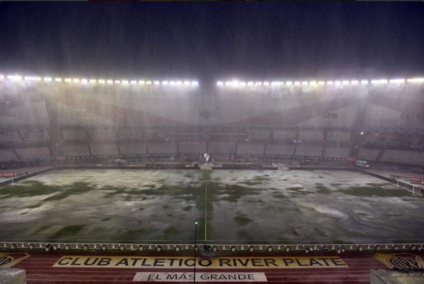 Suspenden por lluvia Argentina-Brasil en clasificatoria al Mundial