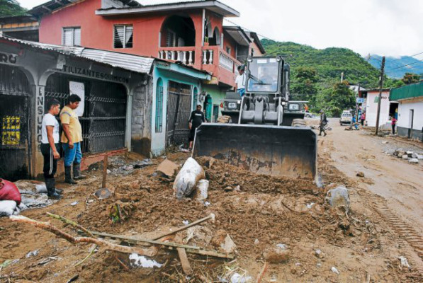 Continúa limpieza en La Libertad tras desastre por lluvias