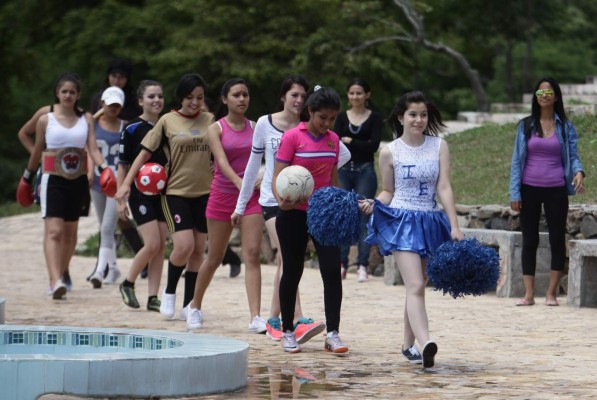 Lluvia de tendencias en pasarela estudiantil