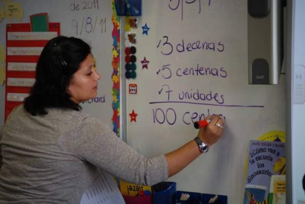 Abren convocatoria para maestros bilingües