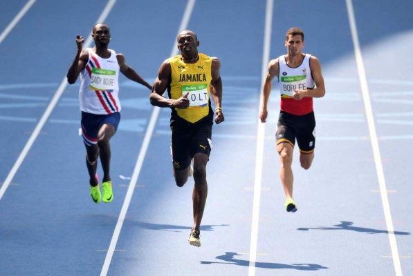 Usain Bolt está en la semifinal de los 200 metros