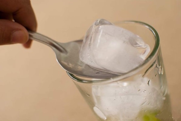 Los peligros (bacterias) en el hielo congelado