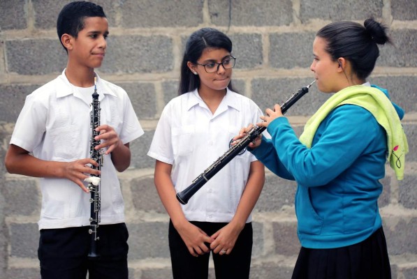 Cuatro escuelas de la capital forman a los futuros artistas