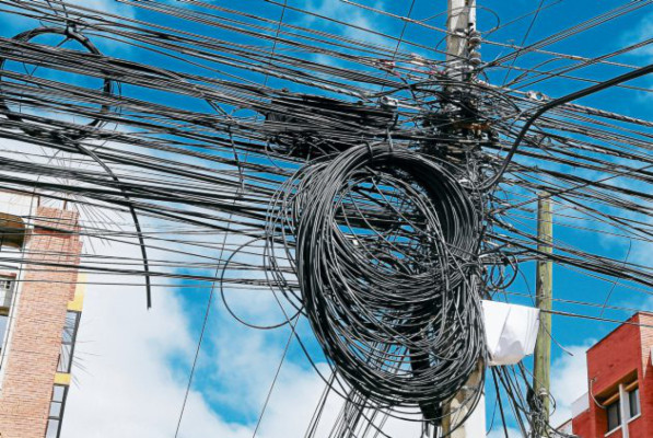 En 15 días, ENEE inicia retiro de cables en Tegucigalpa